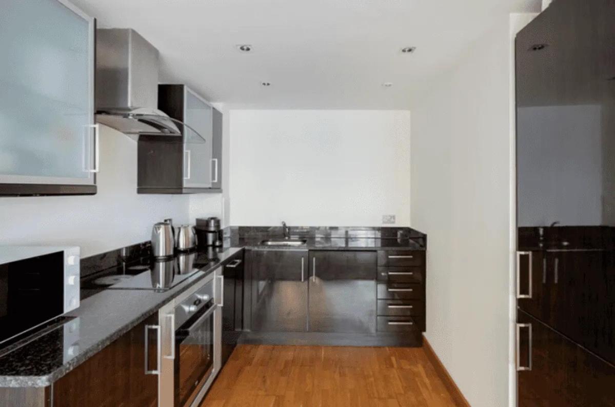 Londwell, The Wharfside Boutique, River Views & Balcony London