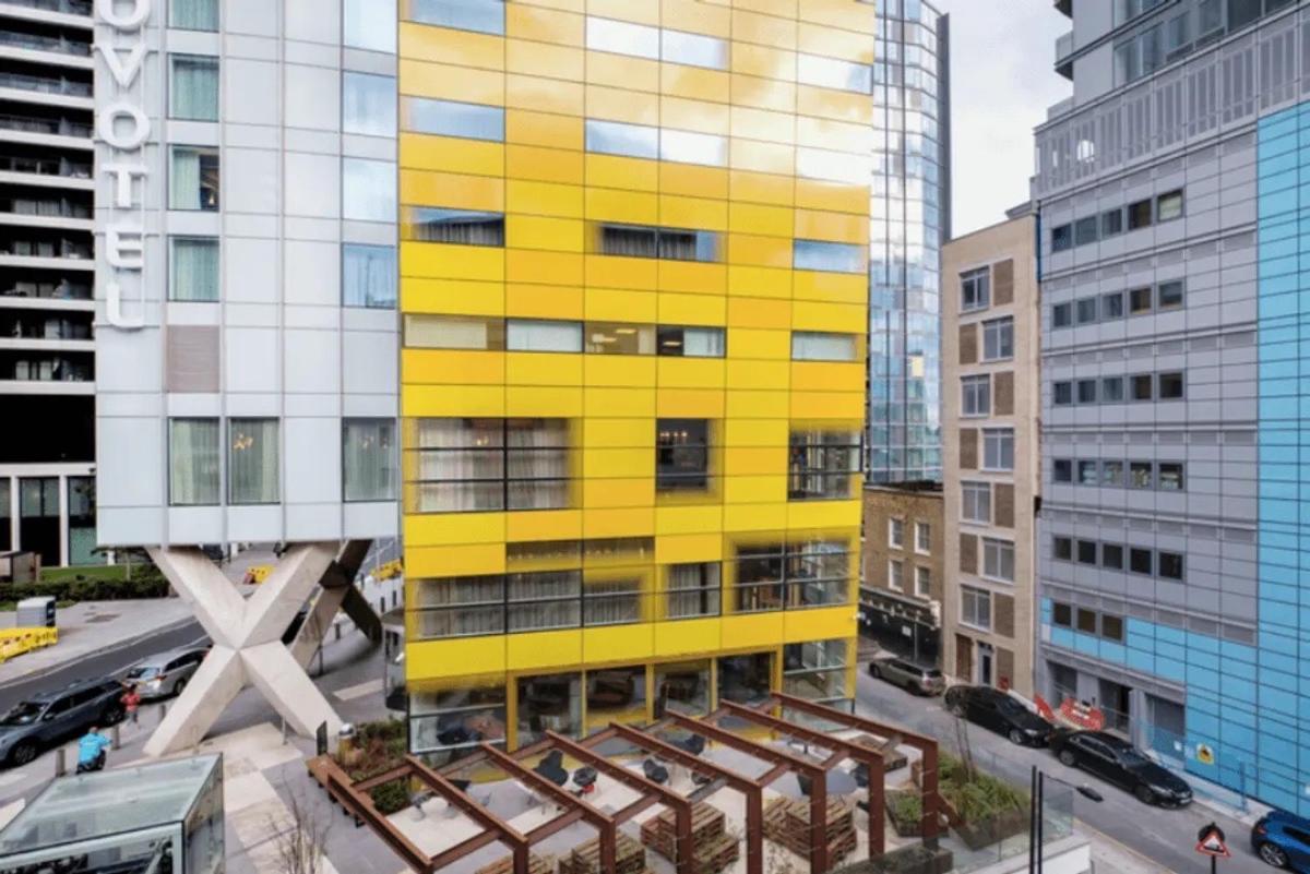 Londwell, The Wharfside Boutique, River Views & Balcony Apartment